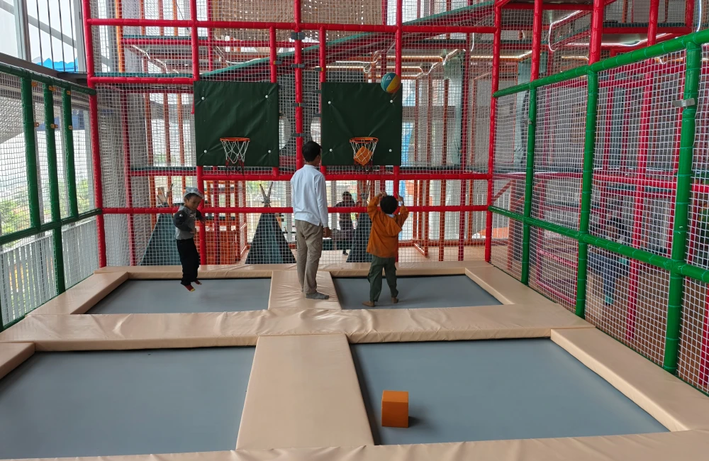 Basket Ball & Trampoline